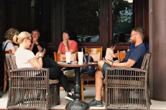 Cà phê: Hơi thở tinh thần giữa lòng phố thị